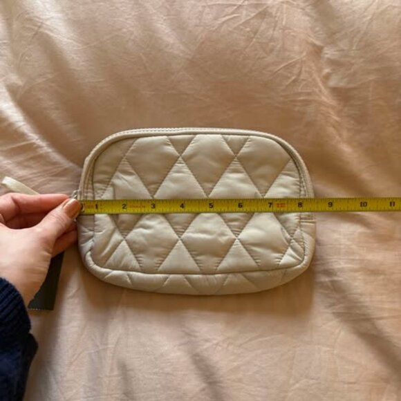 Vera Bradley Woodward Small Belt Bag in Nylon Pumice Stone (Off White) - Picture 6 of 12